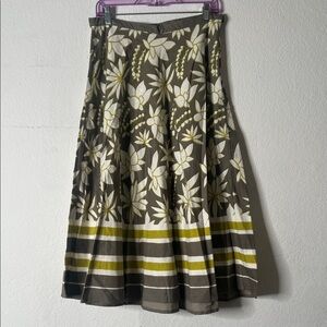 Magic Floral A-Line Skirt - gray and green